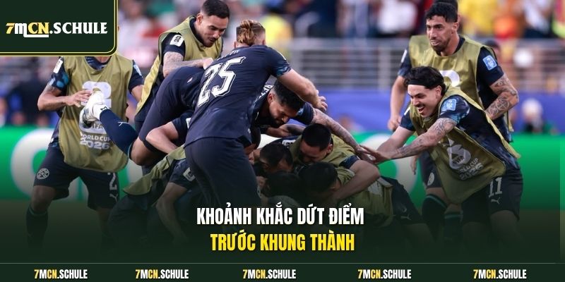 Khoảnh khắc dứt điểm trước khung thành